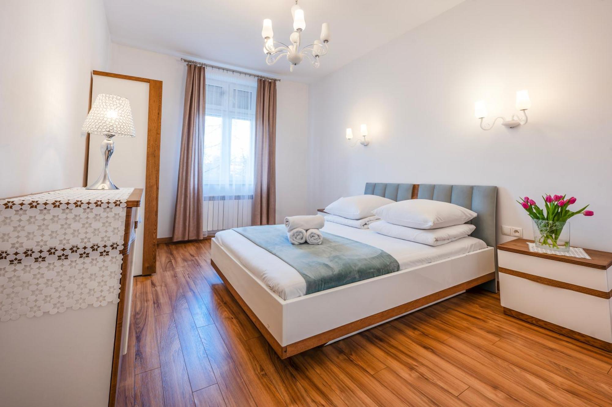 Florencja Parking Gratis Moxy Te&Am Cracow كراكوفيا المظهر الخارجي الصورة
